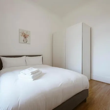 Basilica View 3 Bedrooms *